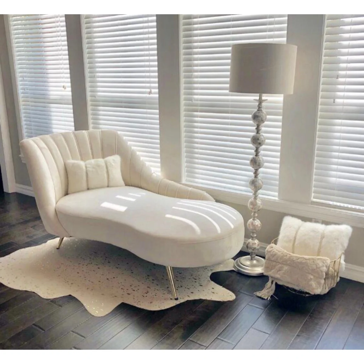 Cheila Chaise Lounger